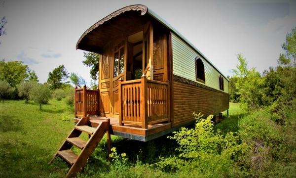 La Magnanerie Dhotes , Les Roulottes Insolites Sauve Екстериор снимка